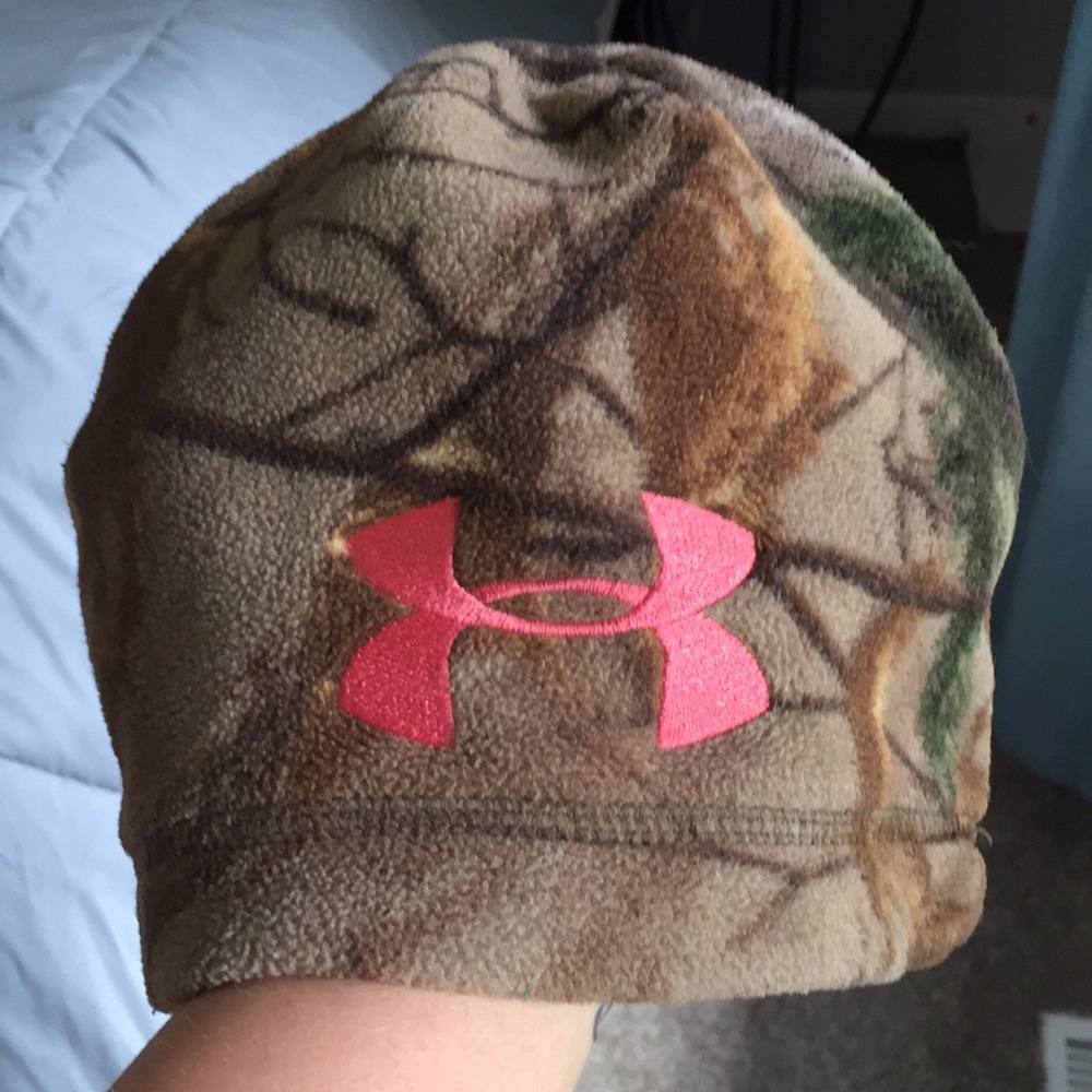 Women’s Under Armour Camo beanie